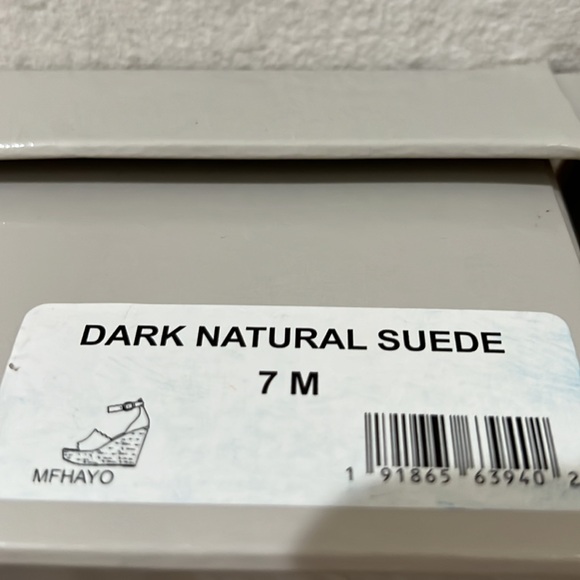 Women’s Marc Fisher Wedge 7 - Picture 3 of 4